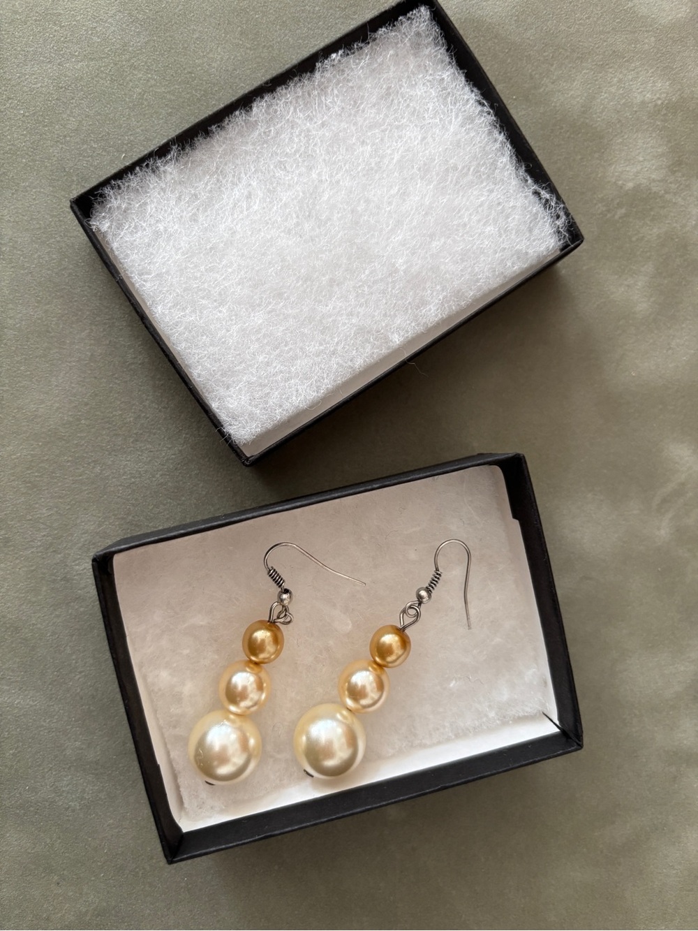 Murano glass bead earrings. NWOT.